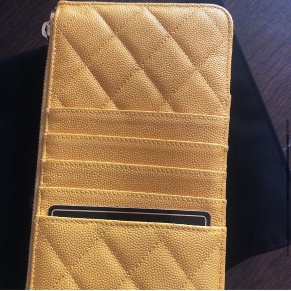 Classic Chanel phone case / pouch - Picture 5 of 16